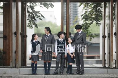 高端校服定制廠家：專(zhuān)業(yè)打造校園文化新形象